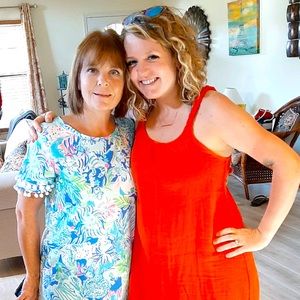 Hi! We’re Ellie’s Secret 🤫😉